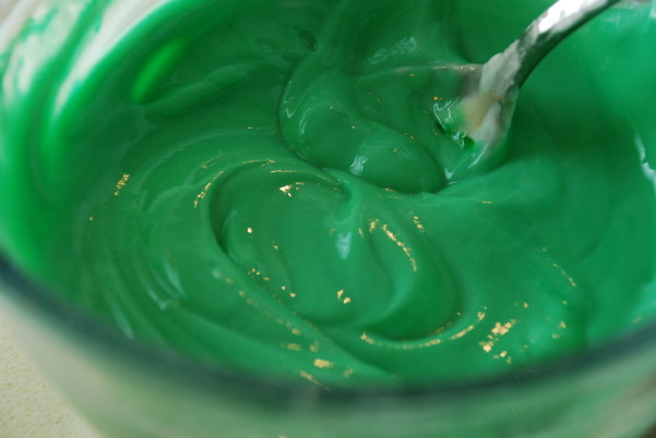 Green Greek Yogurt Frosting