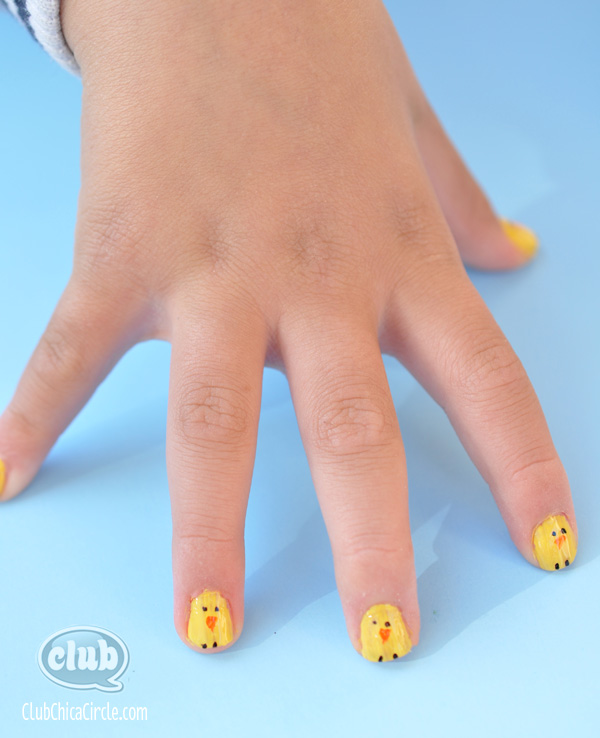 Easter Chick Manicure DIY @clubchicacircle