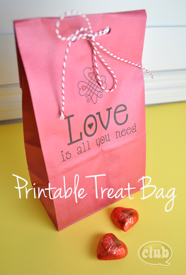 Make a Paper Lunch Bag Photo Album #DIY #Craft - This Mama Loves