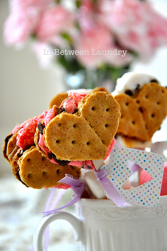 Heart Smores Pops