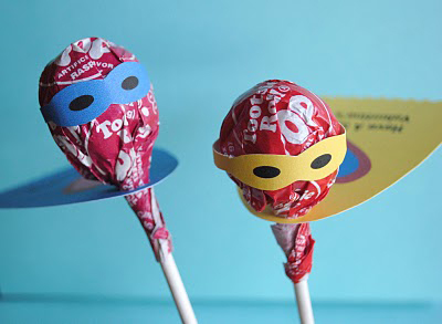 Superhero-Valentine-tootsie-pop