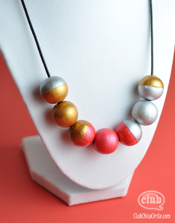 DIY Beaded Necklace Craft Gift Idea for Mom  Club Chica Circle - where  crafty is contagious