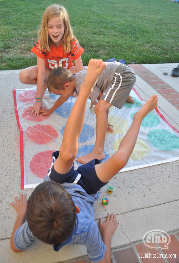 Bubble Wrap Twister Game @clubchicacircle