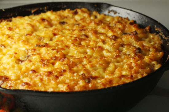 Macheesmo.com Cast Iron Mac and Cheese