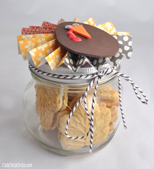 Paper Flower Turkey Mason Jar Thanksgiving Gift Idea @clubchicacircle