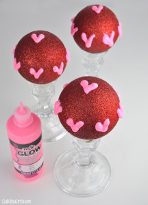 Easy Valentine’s Decor Craft Idea | Club Chica Circle - where crafty is ...