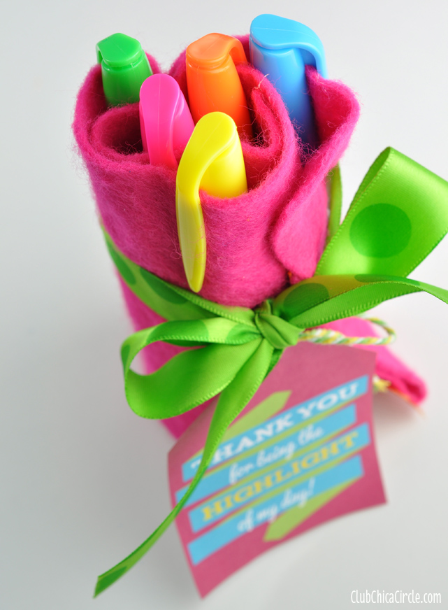 Teacher Appreciation Highlighter Roll Gift Idea  Club Chica Circle - where  crafty is contagious