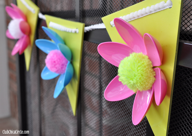 Pretty Paper Flower DIY  Club Chica Circle - where crafty is contagious