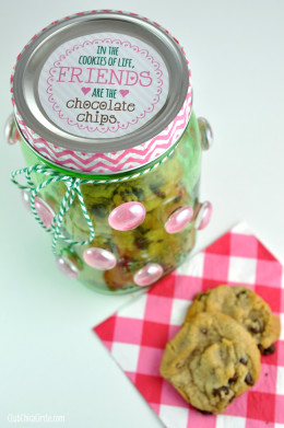 Mason Jar Gift Idea – Chocolate Chip Cookie Jar | Club Chica Circle ...