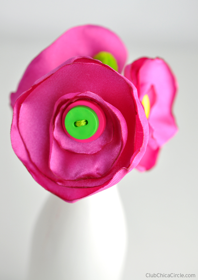 https://club.chicacircle.com/wp-content/uploads/2015/03/How-to-make-homemade-silk-flowers.jpg