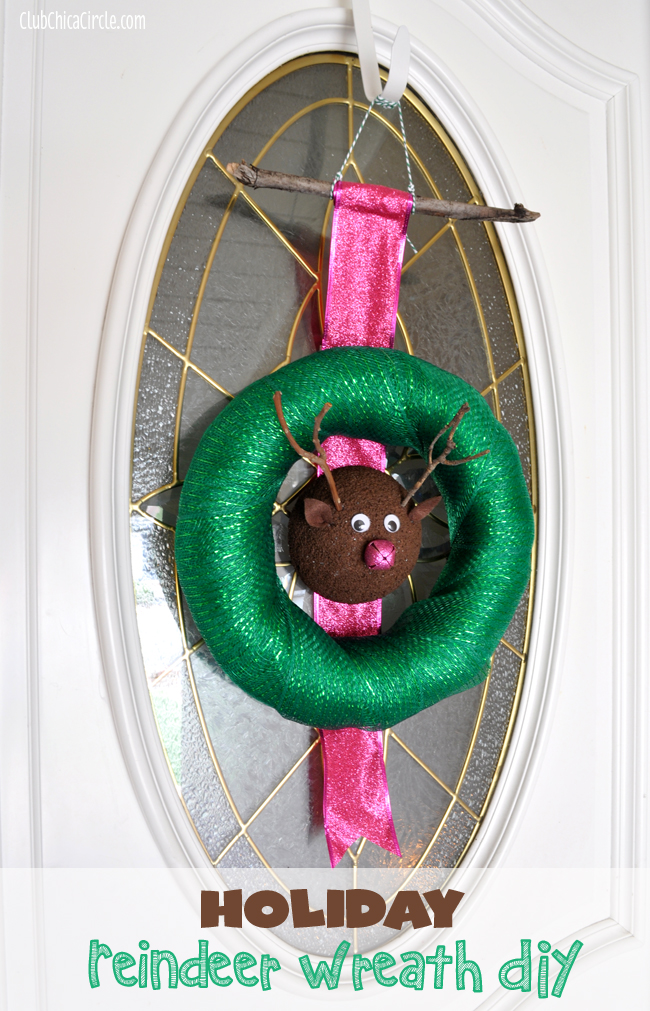 homemade holiday reindeer wreath DIY with foam