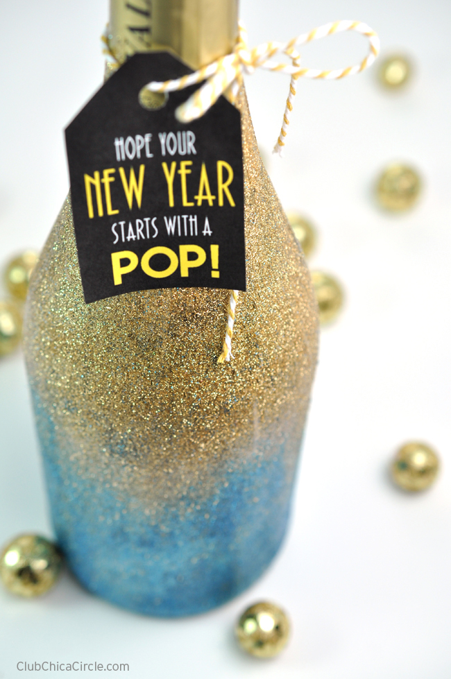 https://club.chicacircle.com/wp-content/uploads/2015/12/Gold-Glittered-Champagne-Bottle-for-New-Years-Gift-idea.jpg