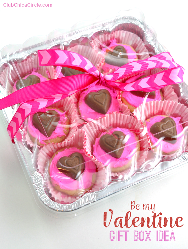 Decorated Bakery Cookies for Easy Valentine's Day Homemade Gift Idea